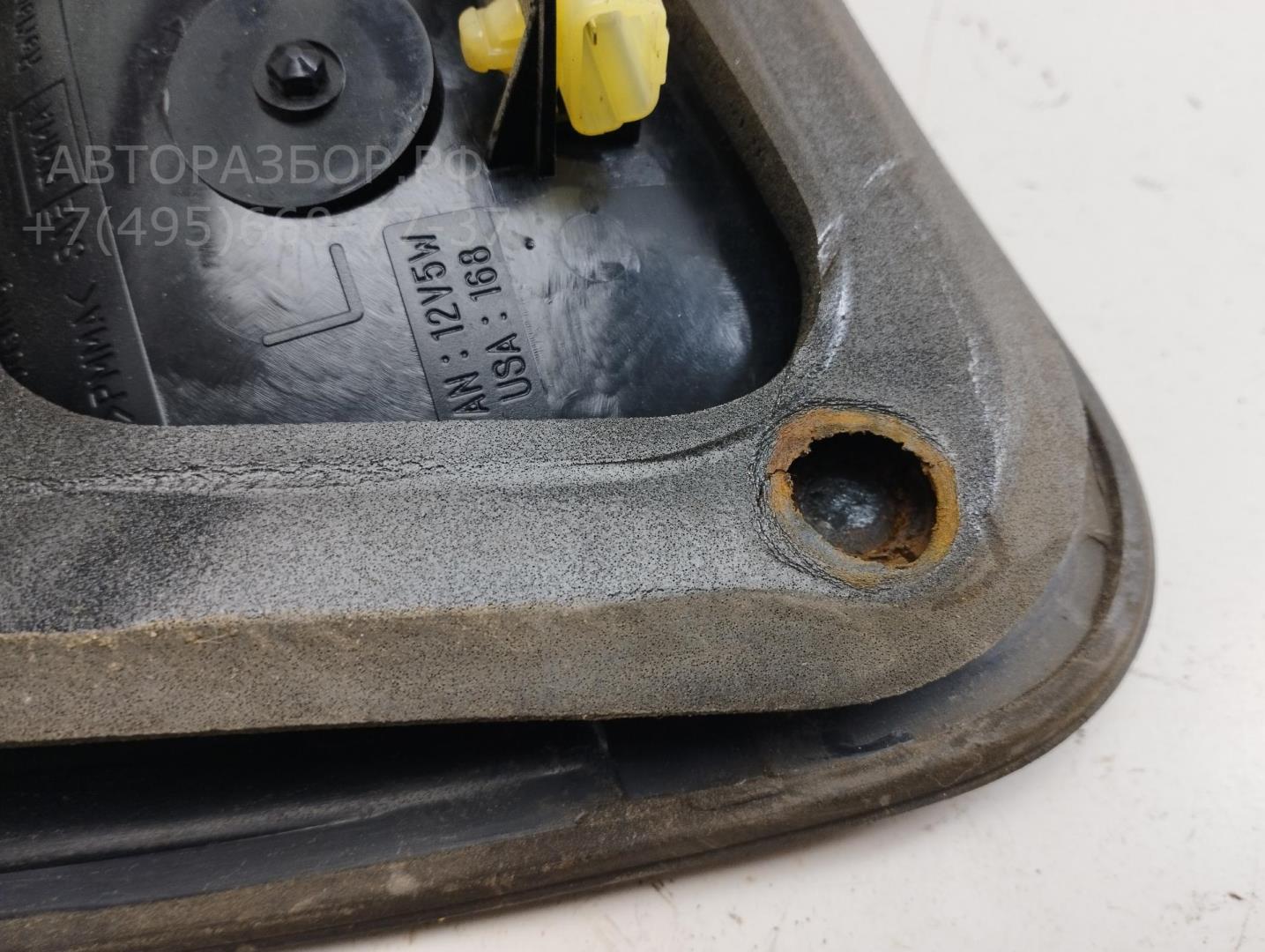 Фонарь задний внутренний левый