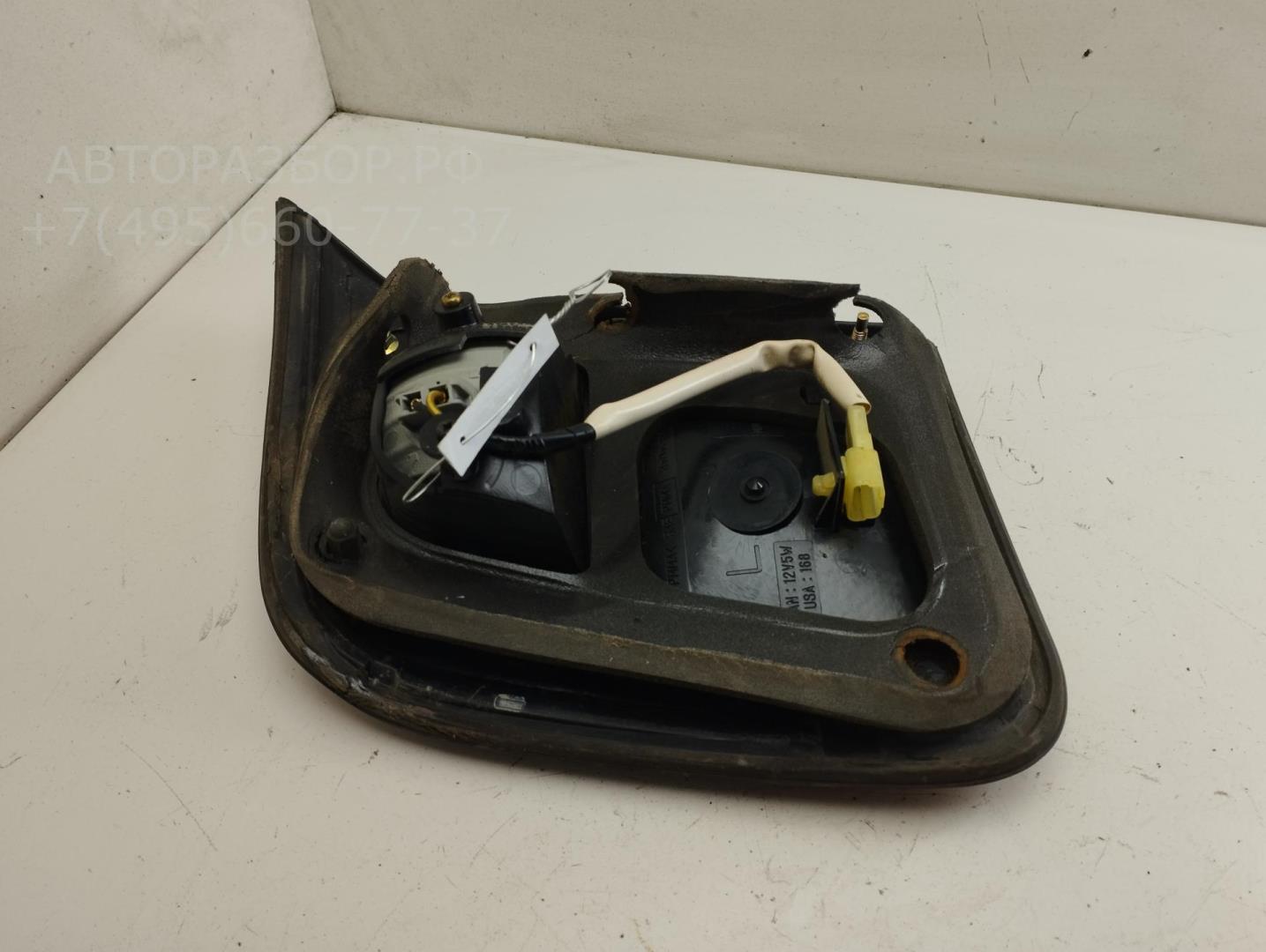 Фонарь задний внутренний левый