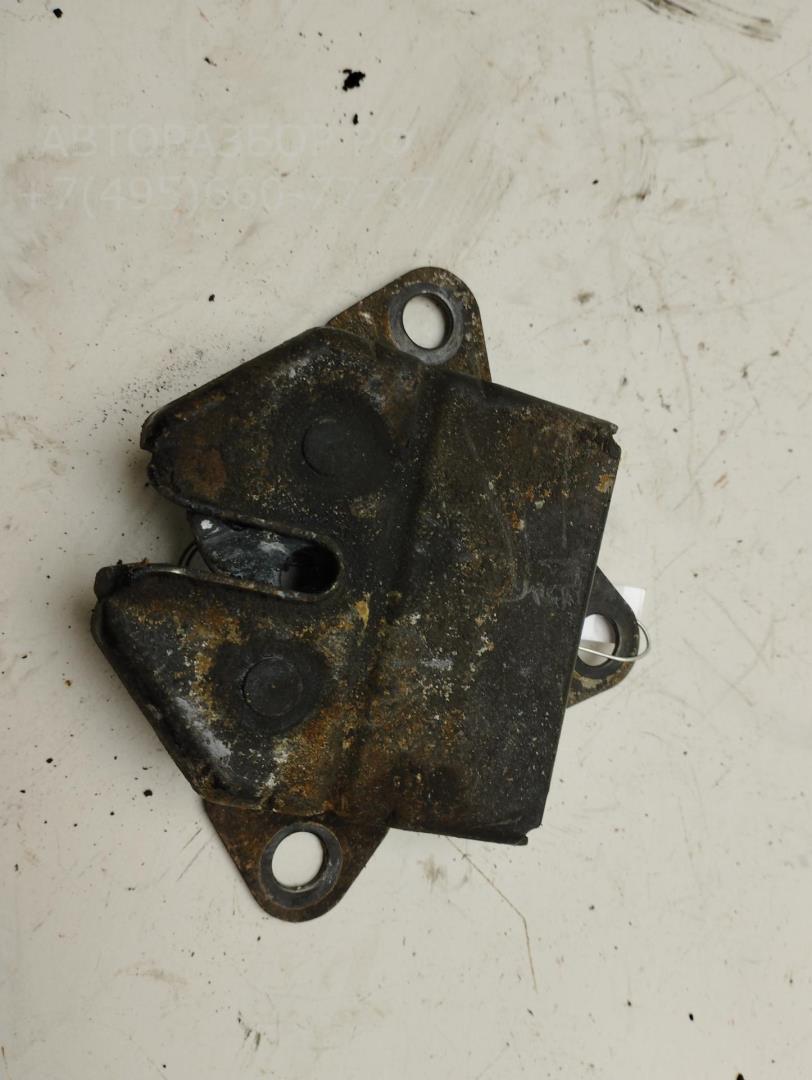 Замок капота