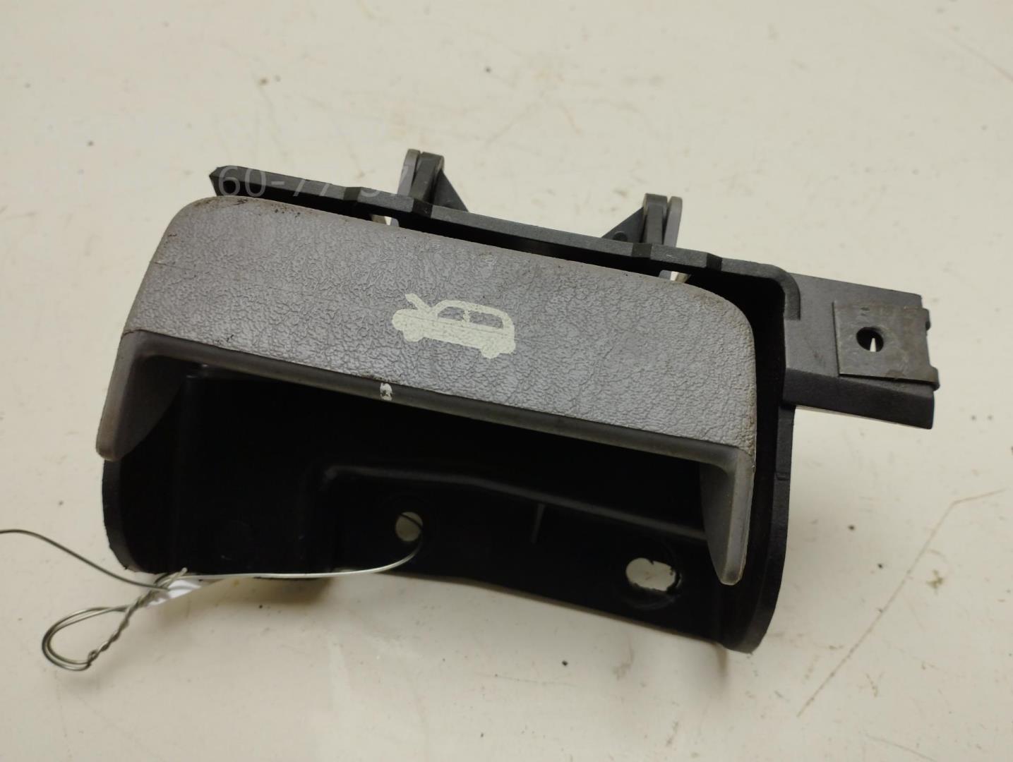 Ручка открывания капота