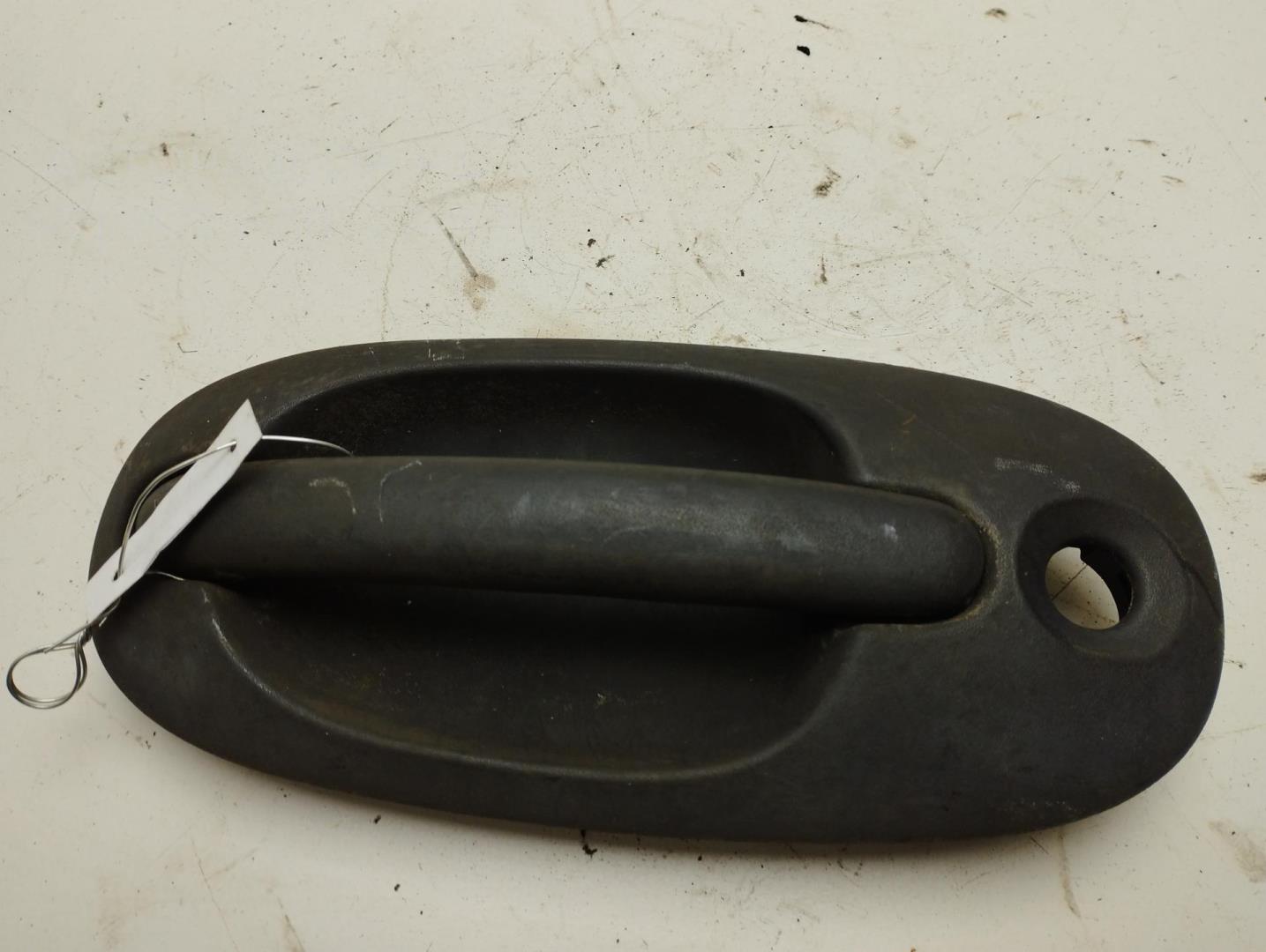 Ручка двери передней наружная левая