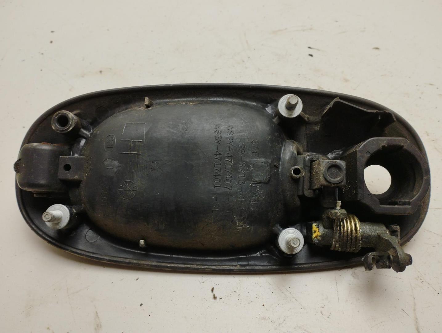 Ручка двери передней наружная левая