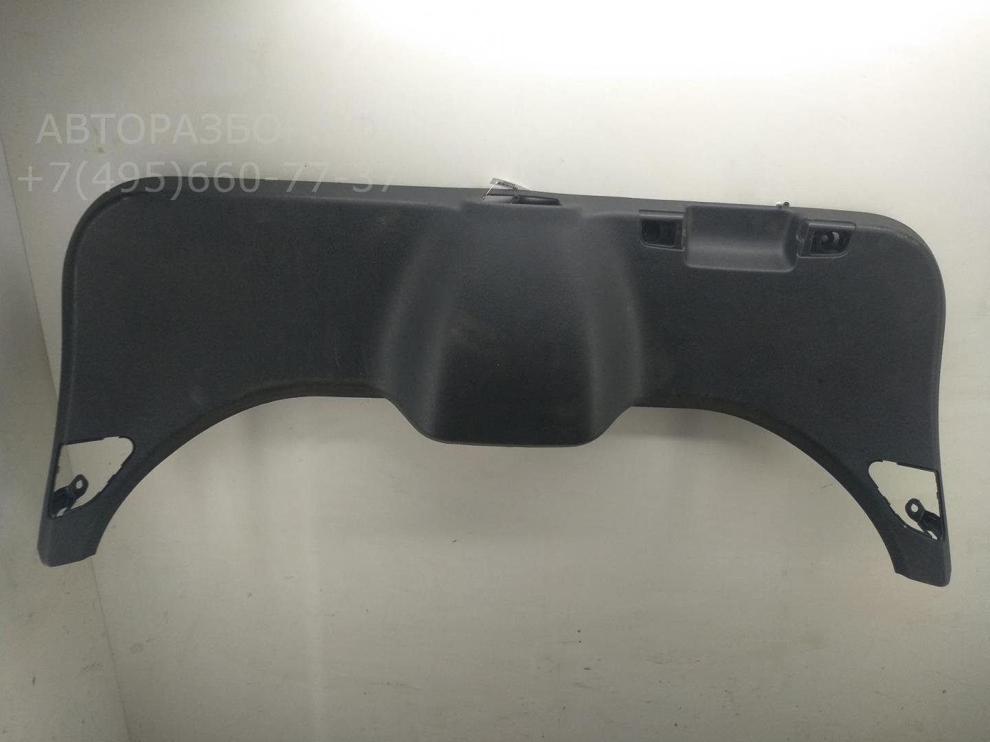 Обшивка крышки багажника