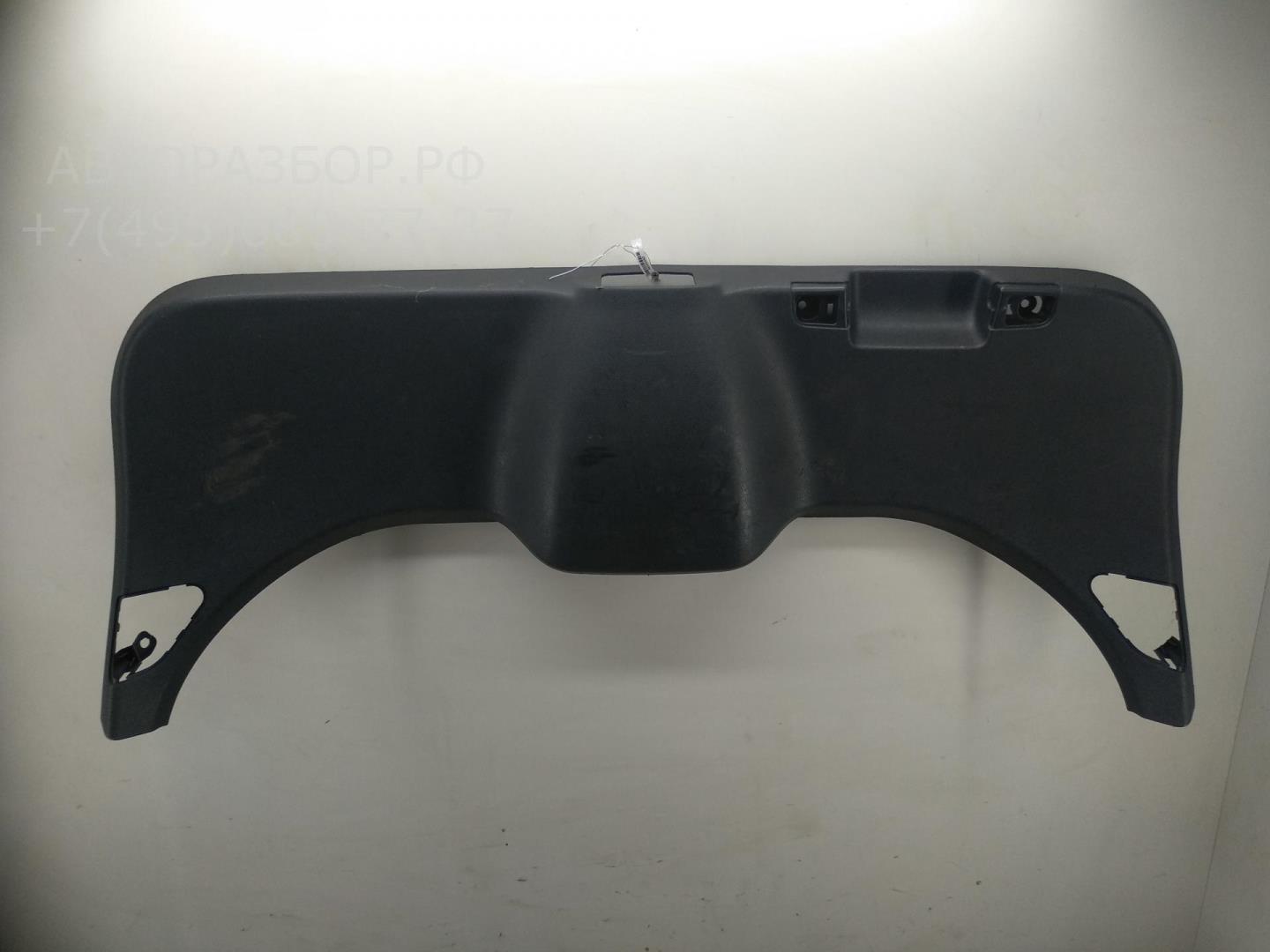 Обшивка крышки багажника