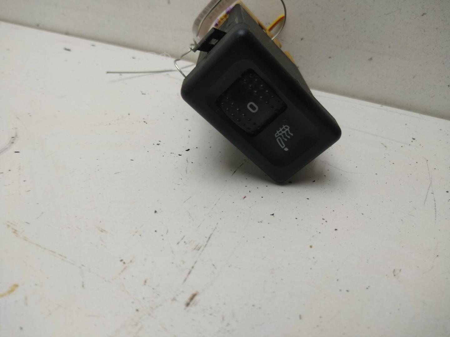 Кнопка обогрева сидений