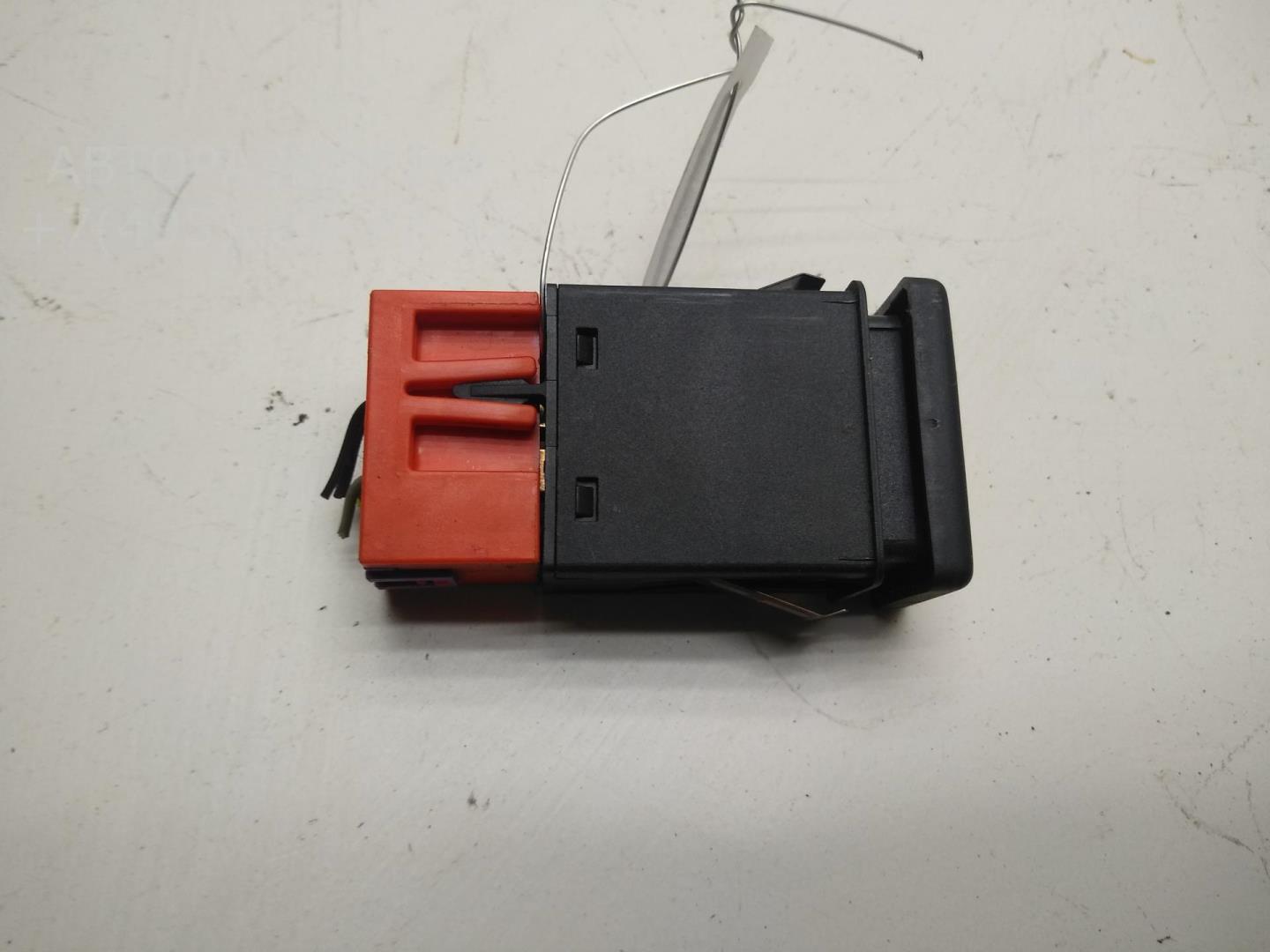 Кнопка обогрева переднего стекла