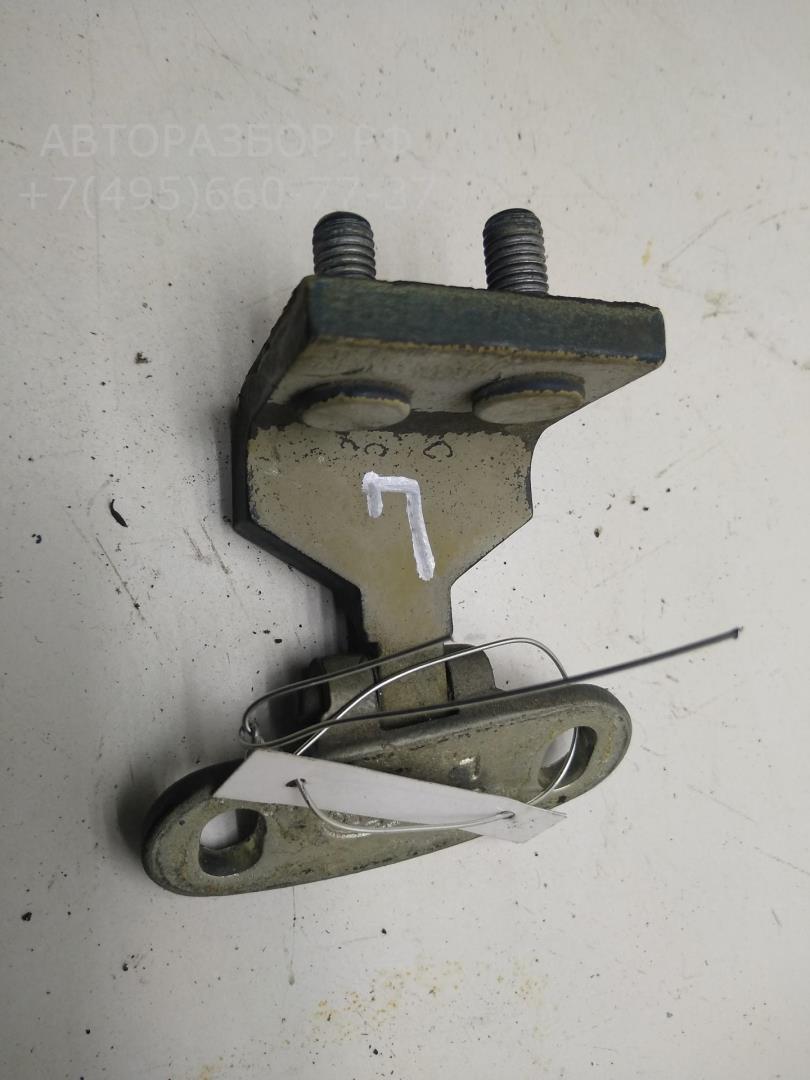 Петля крышки багажника