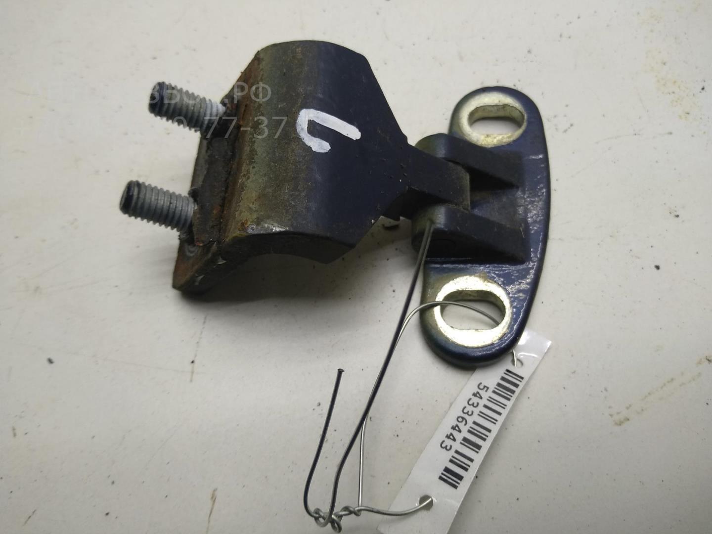 Петля крышки багажника