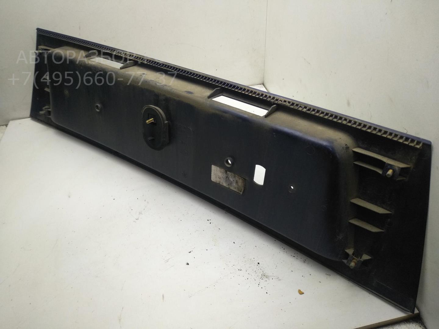 Накладка крышки багажника