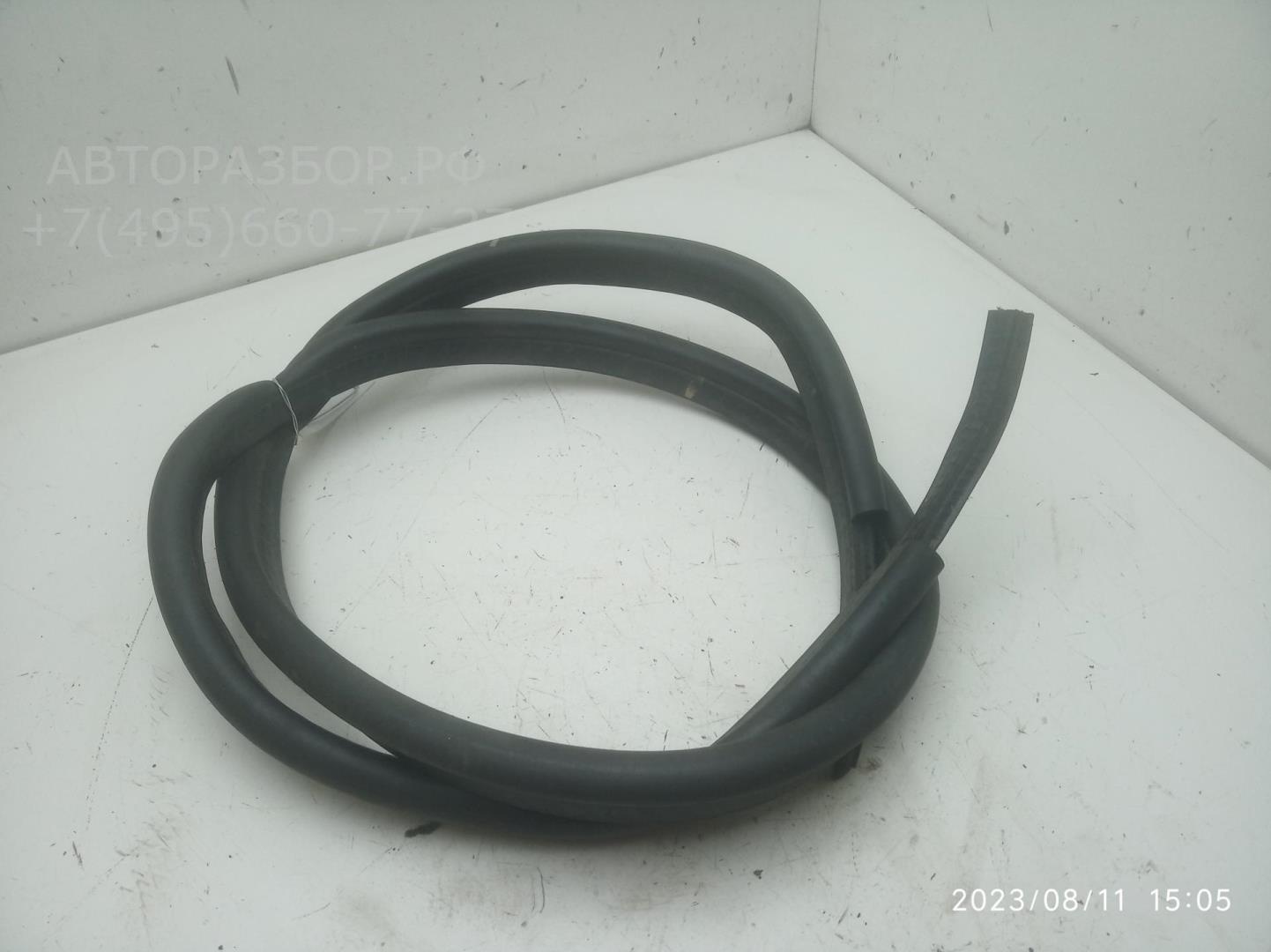 Уплотнитель капота