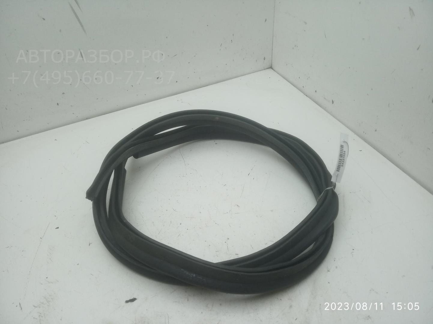 Уплотнитель капота