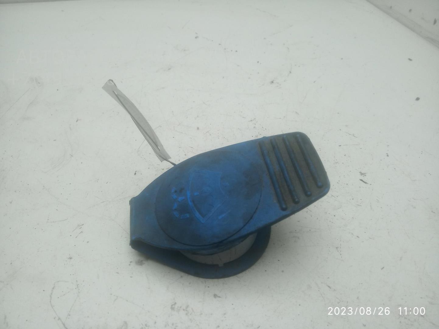 Крышка бачка омывателя