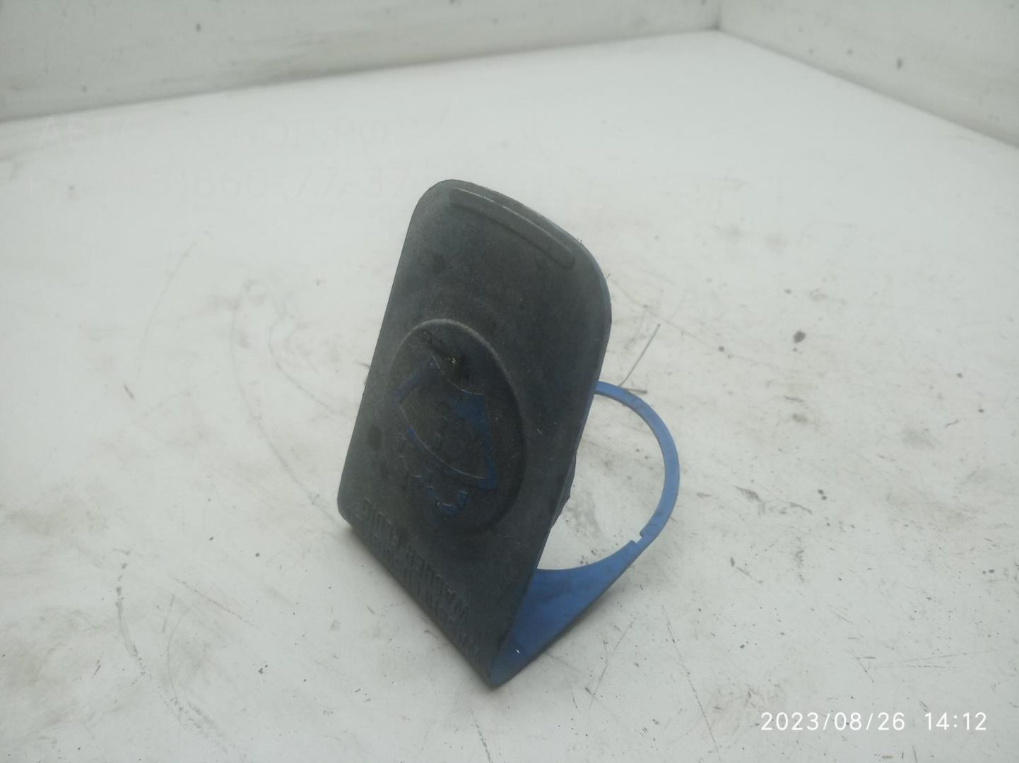 Крышка бачка омывателя