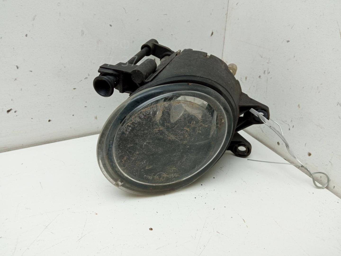 Фара противотуманная правая