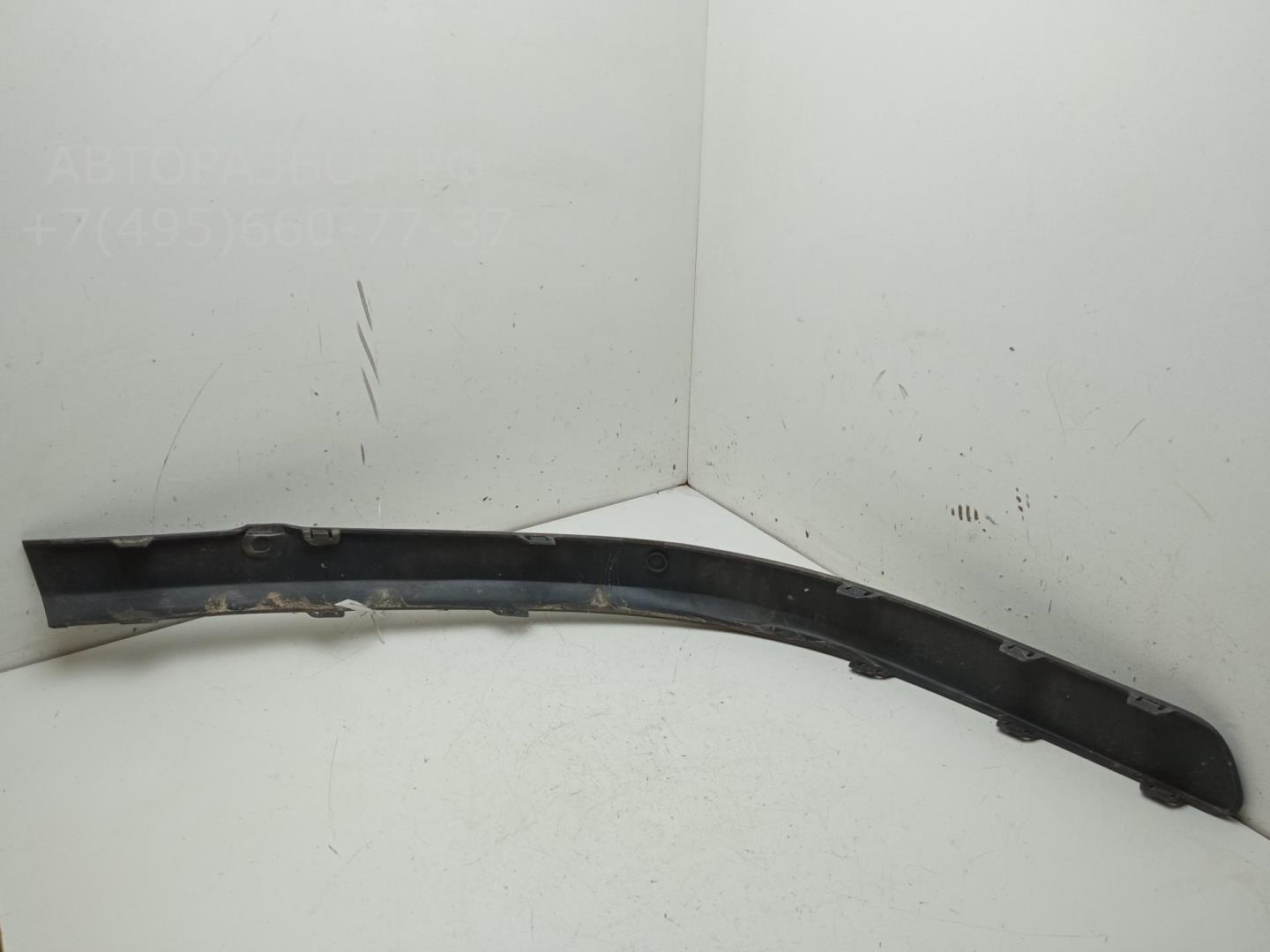 Молдинг переднего бампера левый