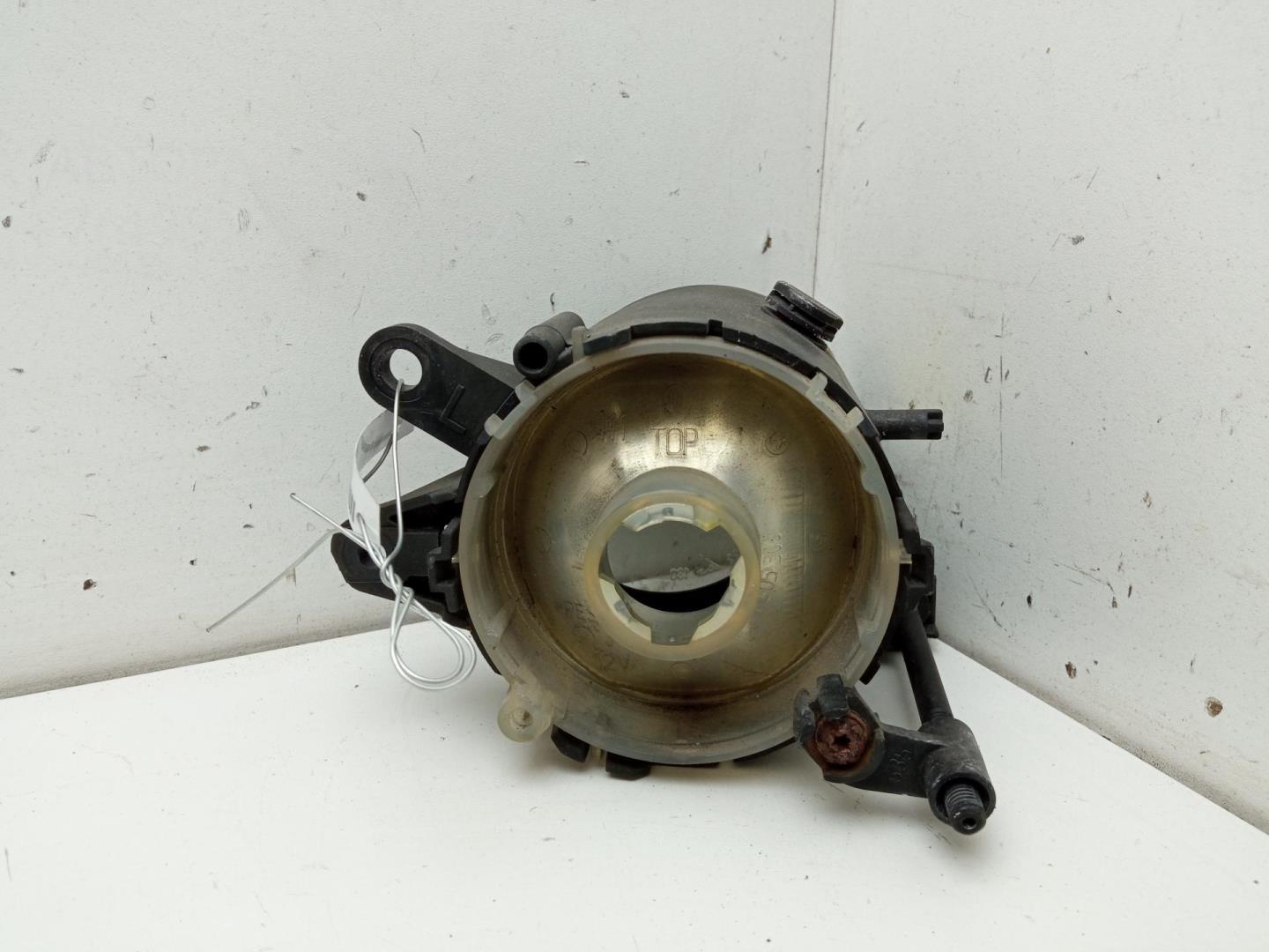 Фара противотуманная левая