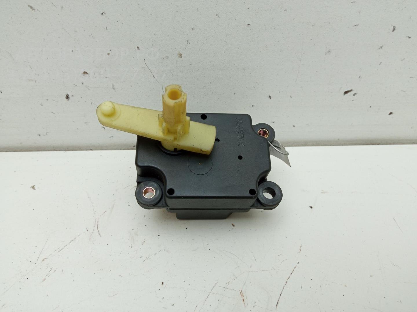 Моторчик заслонки печки