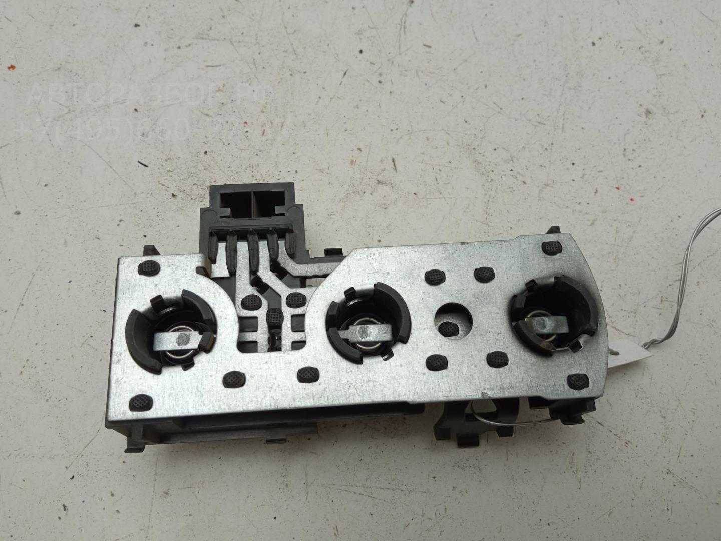 Плата заднего фонаря левого