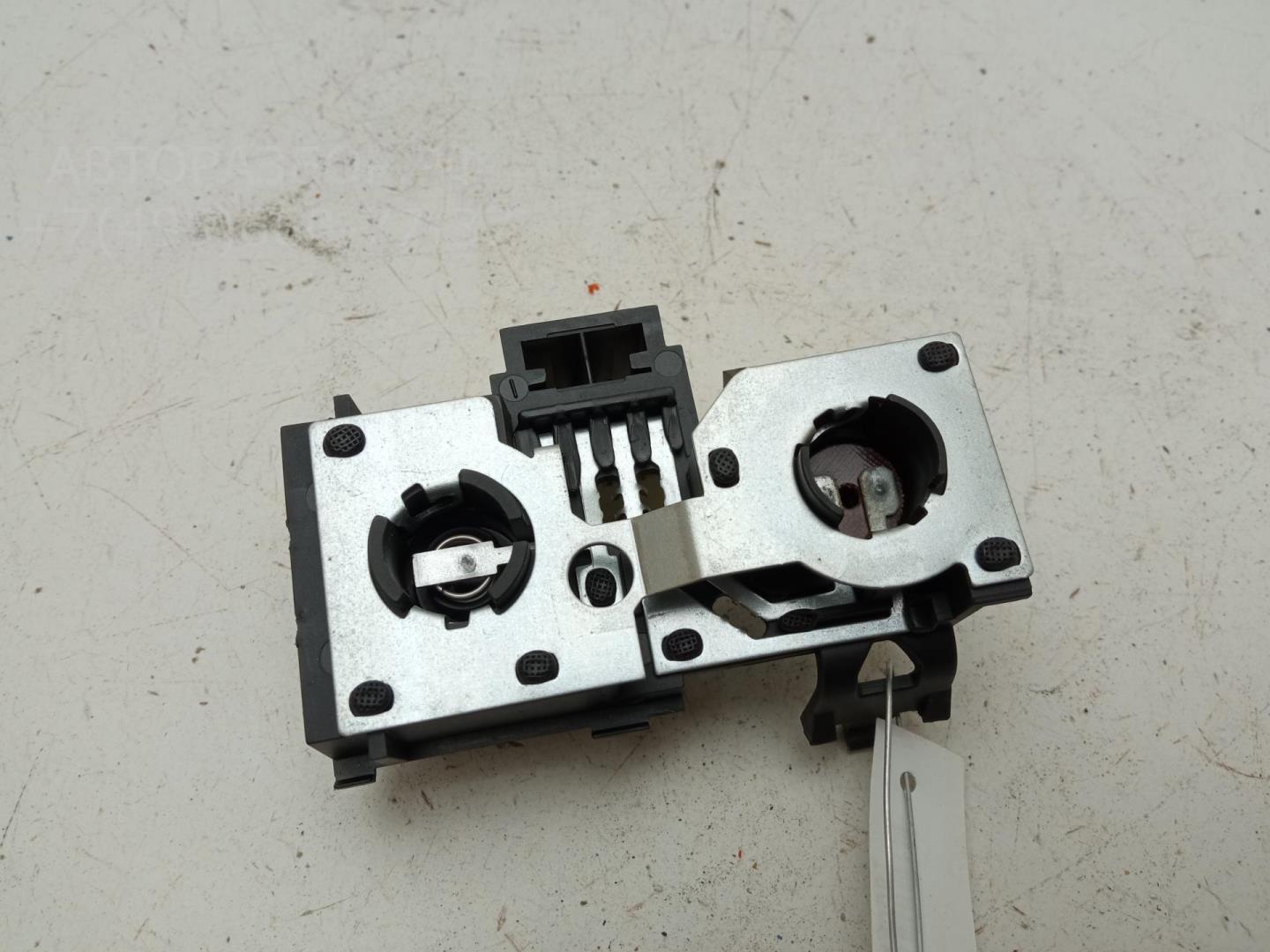 Плата заднего фонаря левого