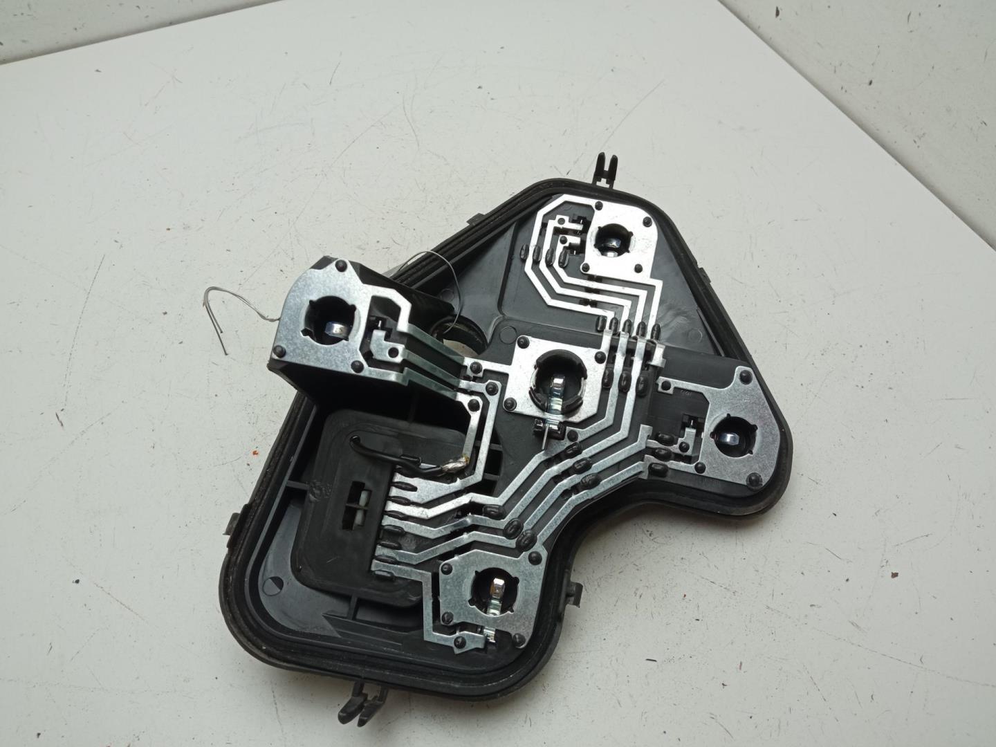 Плата заднего фонаря правого