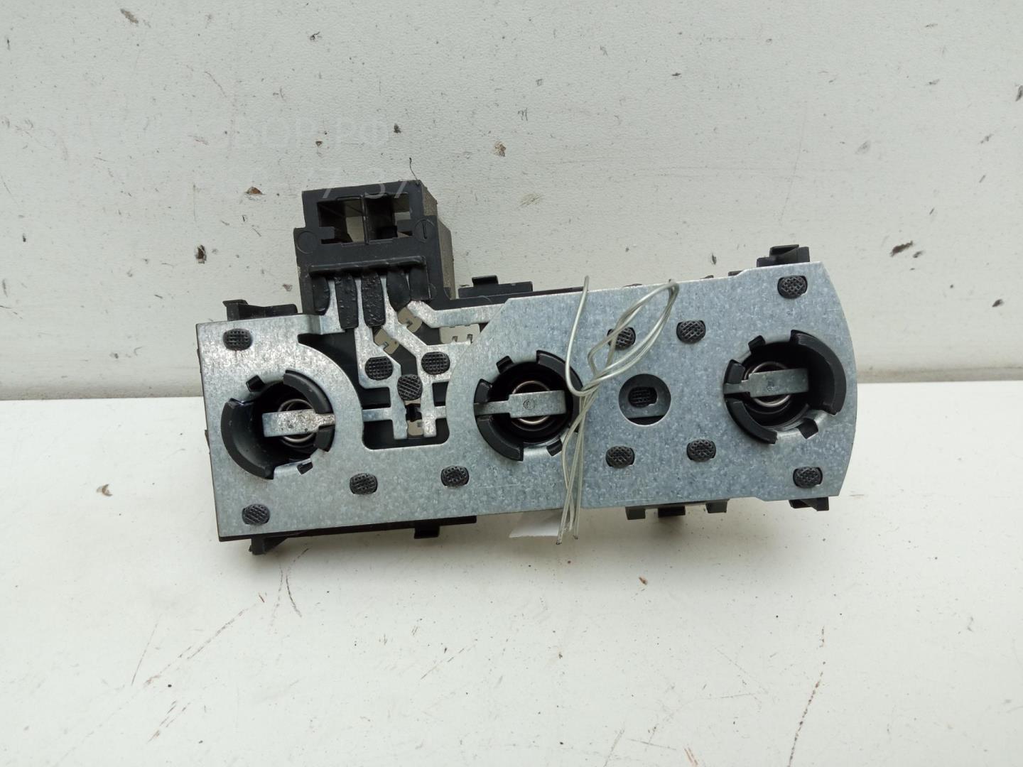 Плата заднего фонаря правого