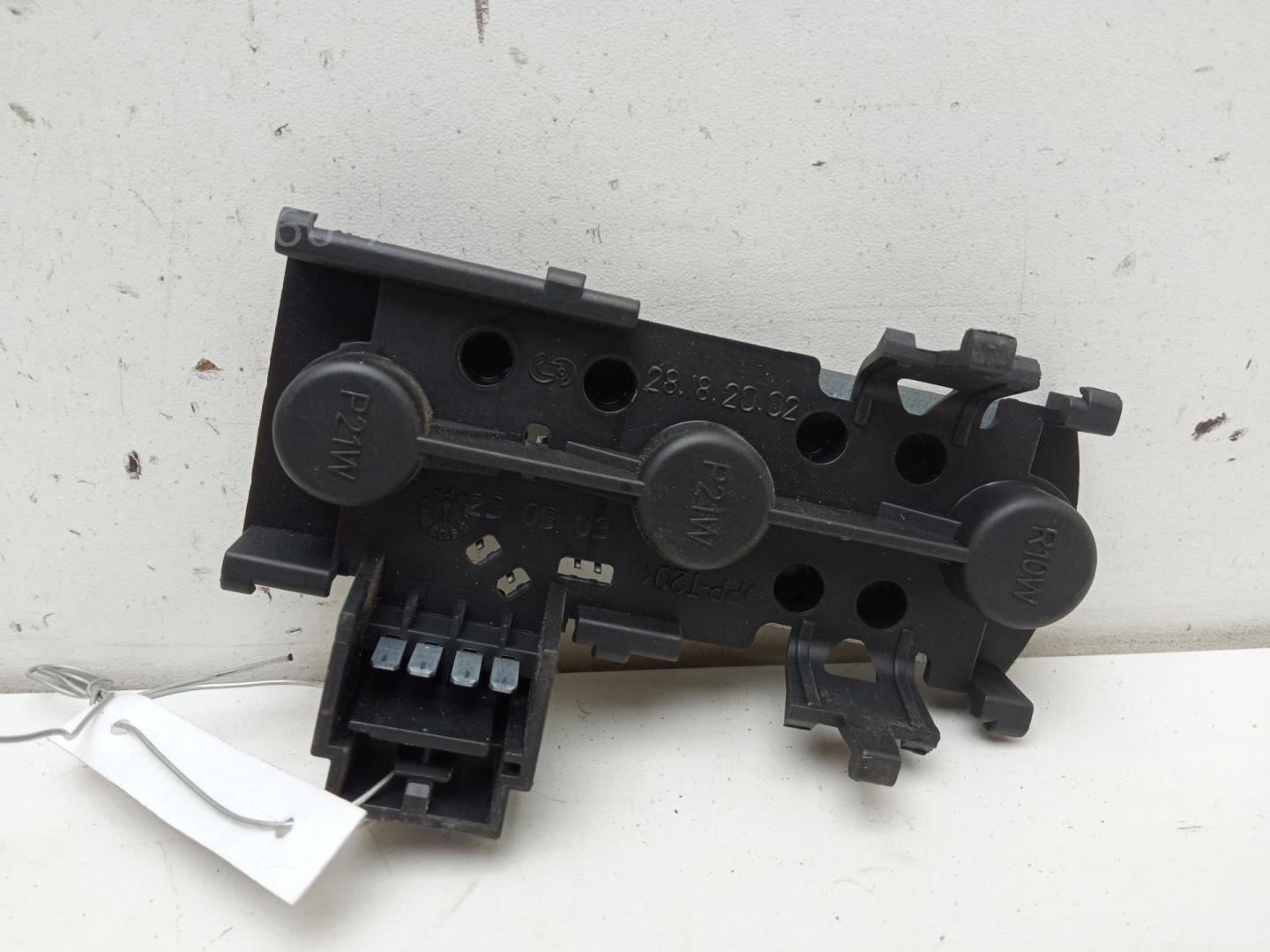 Плата заднего фонаря левого