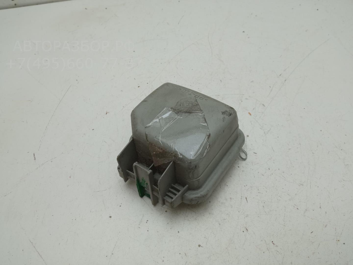 Крышка фары левой