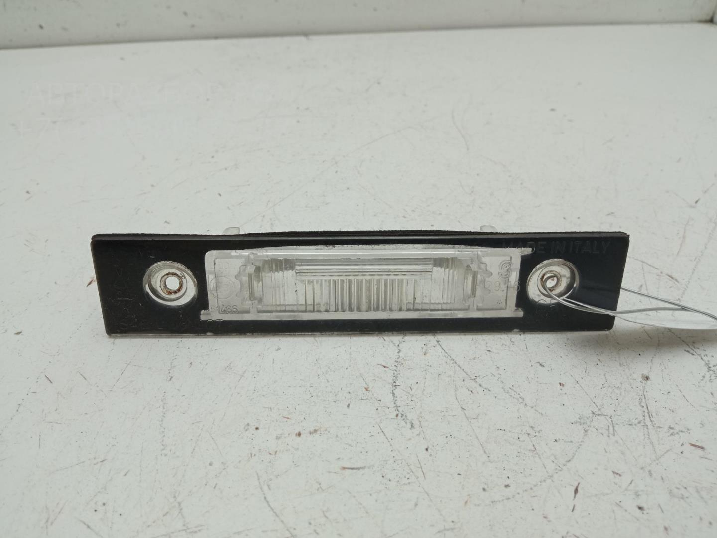 Фонарь подсветки номера