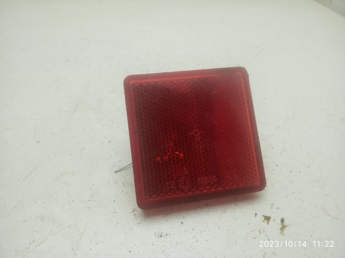 Отражатель в бампер задний правый