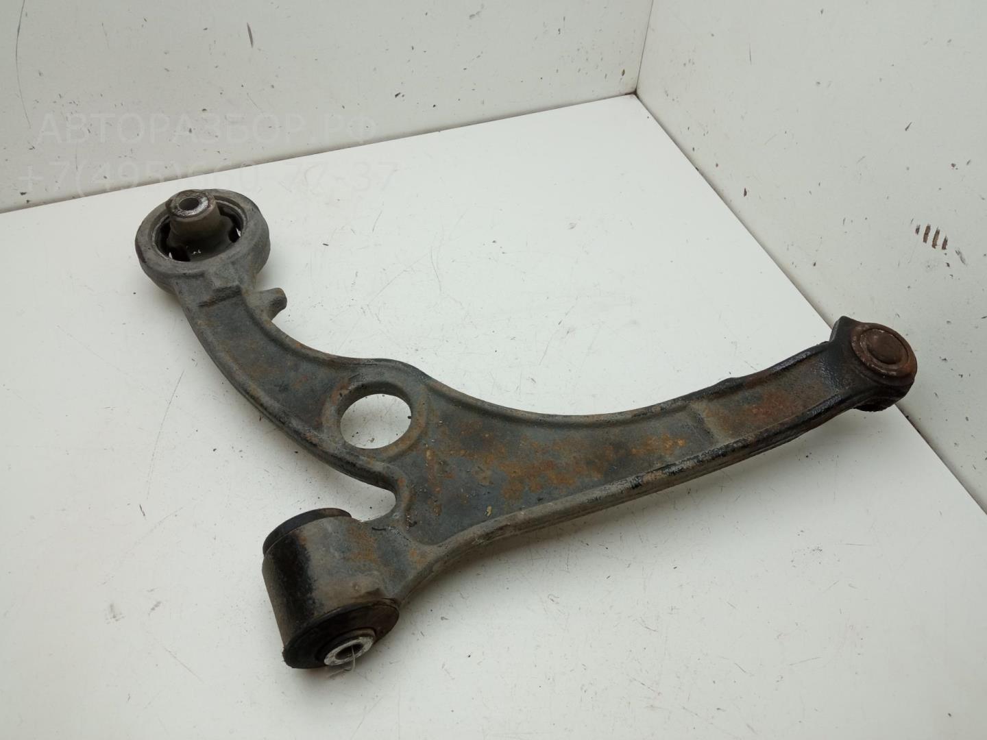 Рычаг передний правый