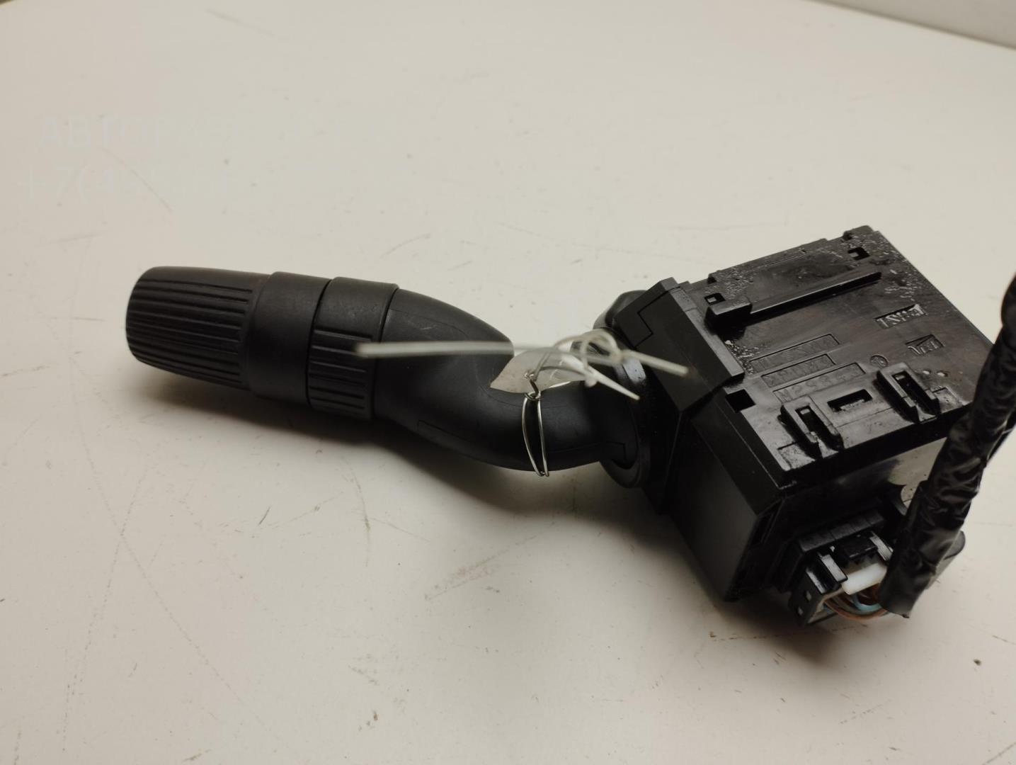 Переключатель поворотов подрулевой