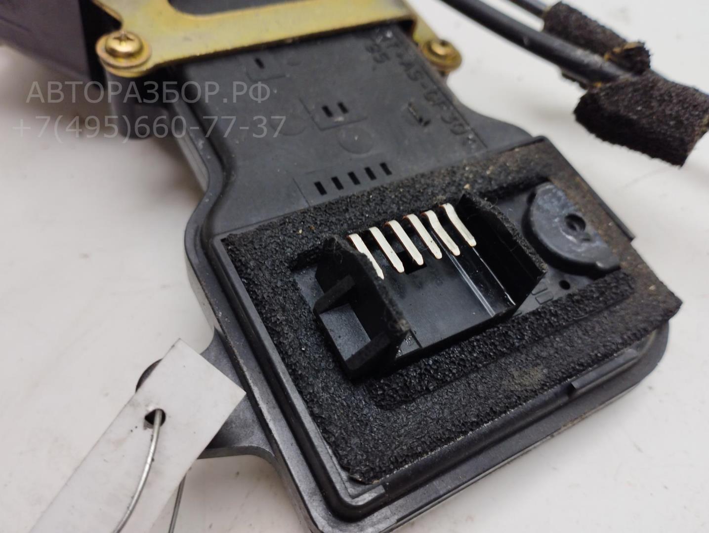 Замок двери задней левой