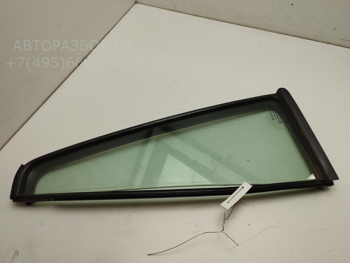 Стекло двери задней левой (форточка)