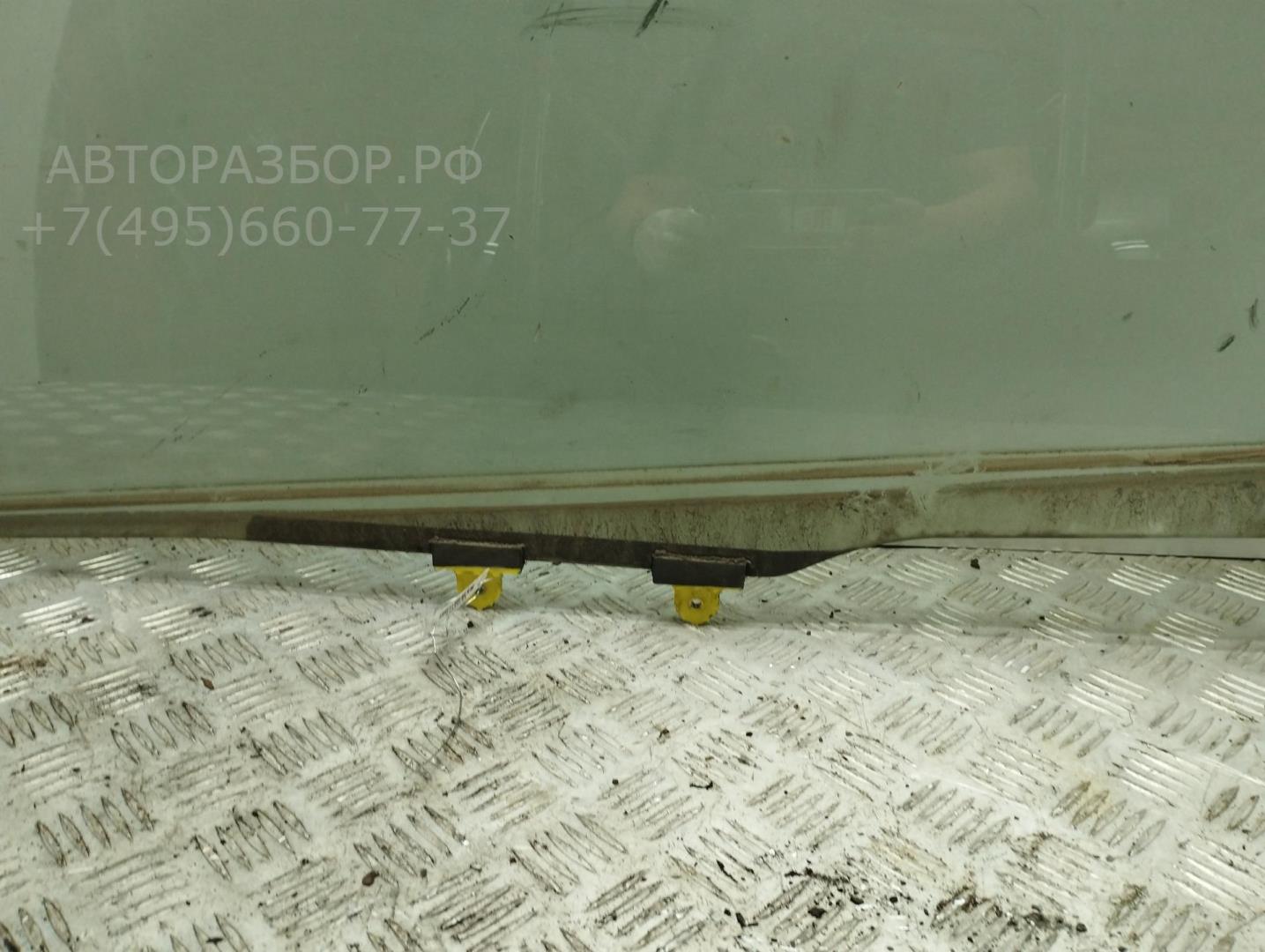 Стекло двери передней левой