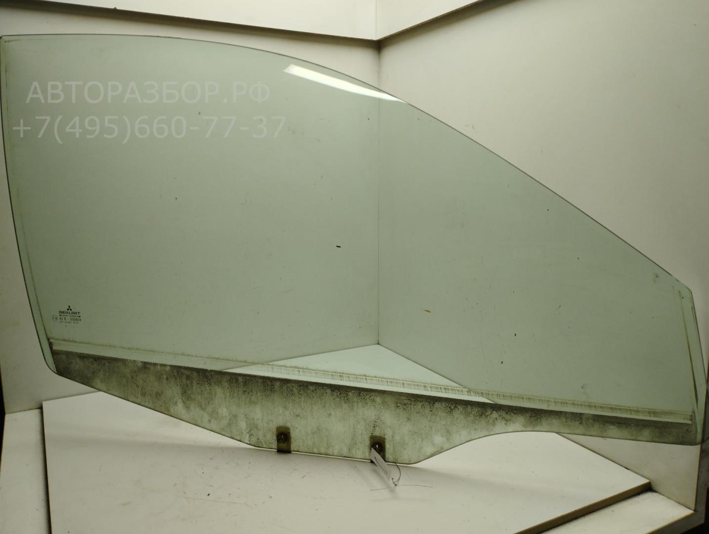 Стекло двери передней правой