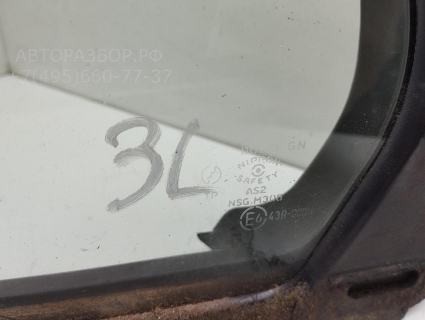 Стекло двери задней левой (форточка)