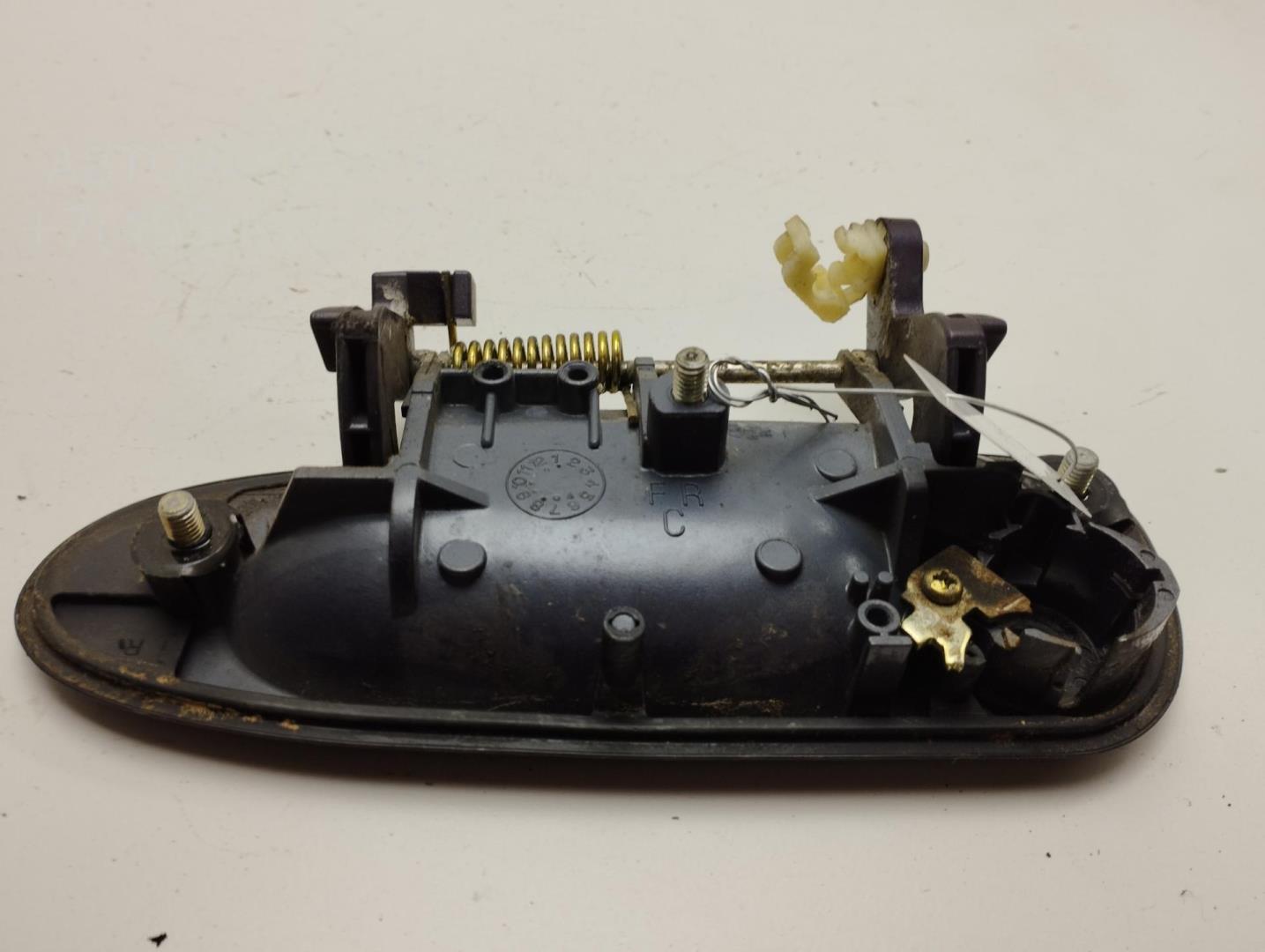 Ручка двери передней наружная правая