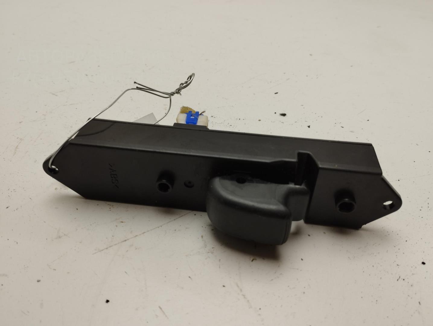 Кнопка стеклоподъемника