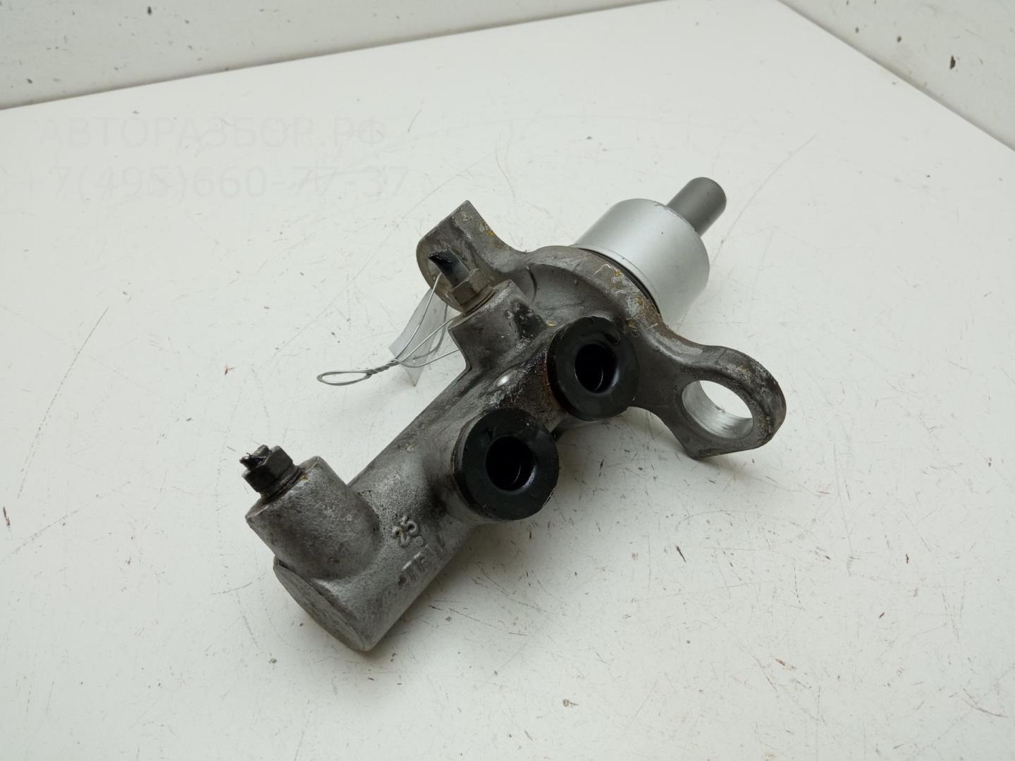 Цилиндр тормозной главный