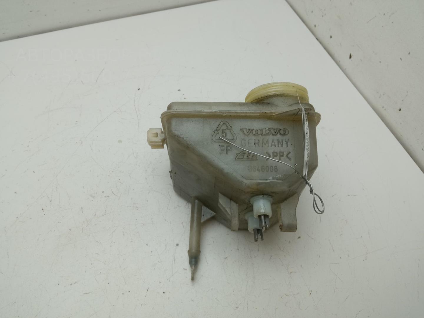 Бачок главного тормозного цилиндра