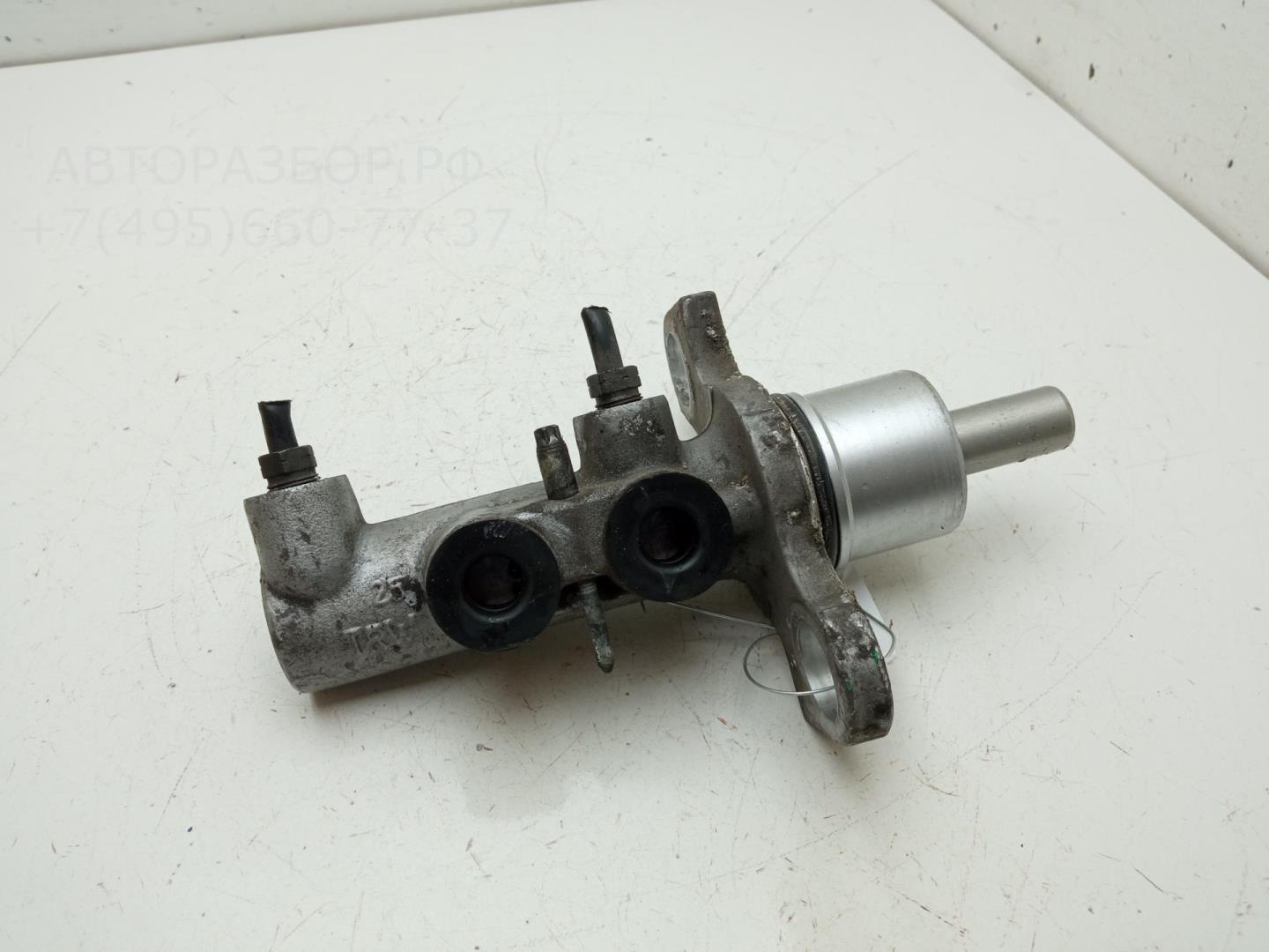 Цилиндр тормозной главный