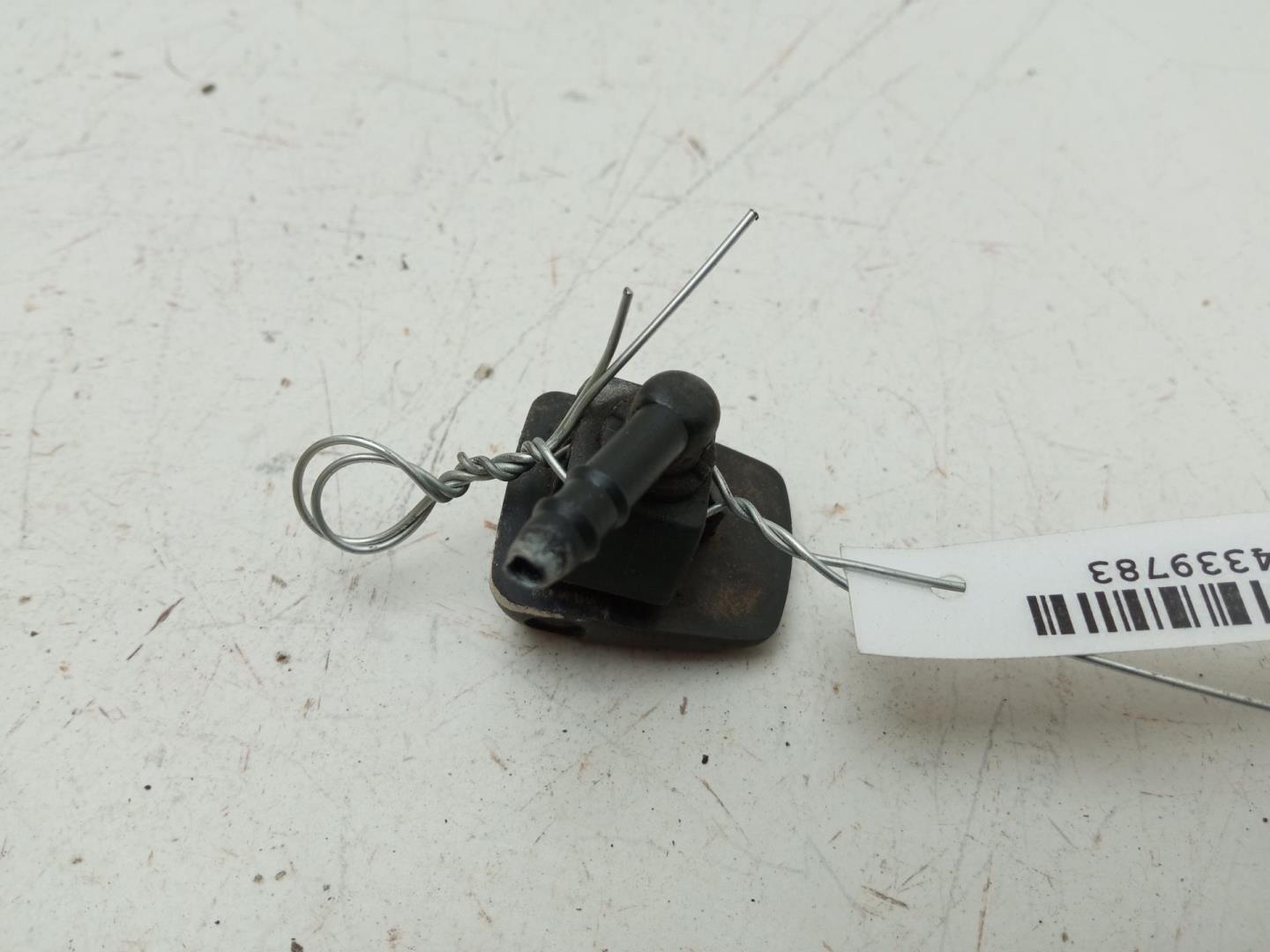 Форсунка омывателя лобового стекла