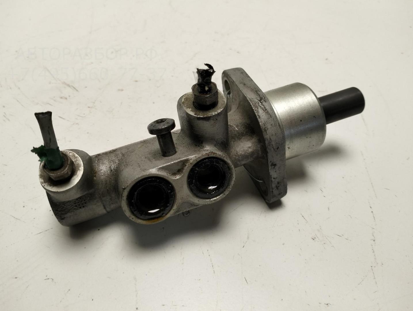 Цилиндр тормозной главный