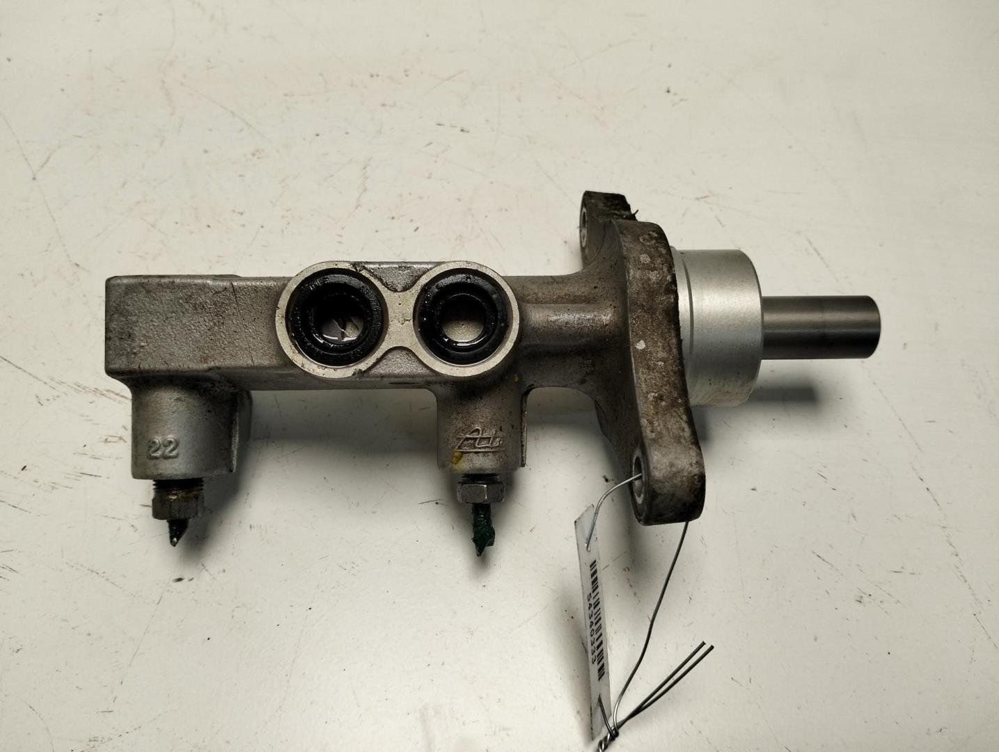 Цилиндр тормозной главный