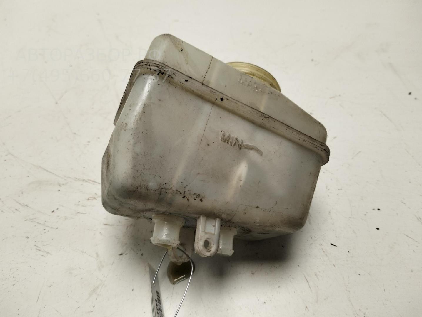 Бачок главного тормозного цилиндра