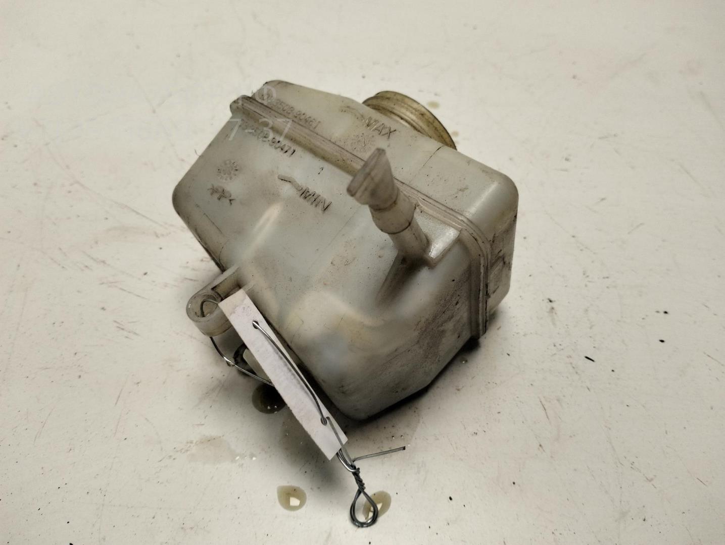 Бачок главного тормозного цилиндра