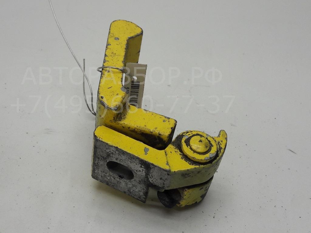 Петля двери