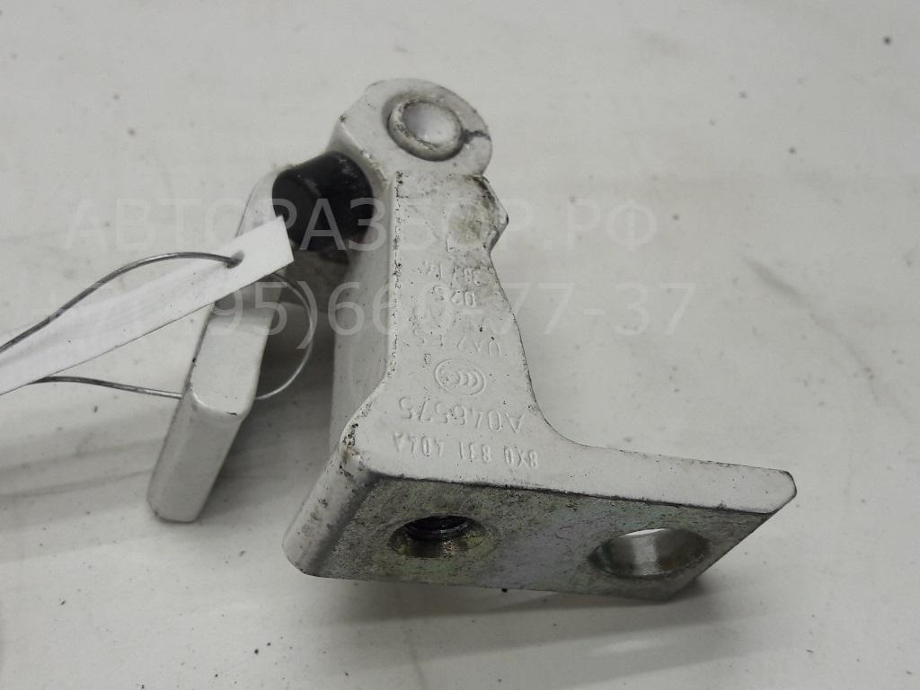 Петля двери