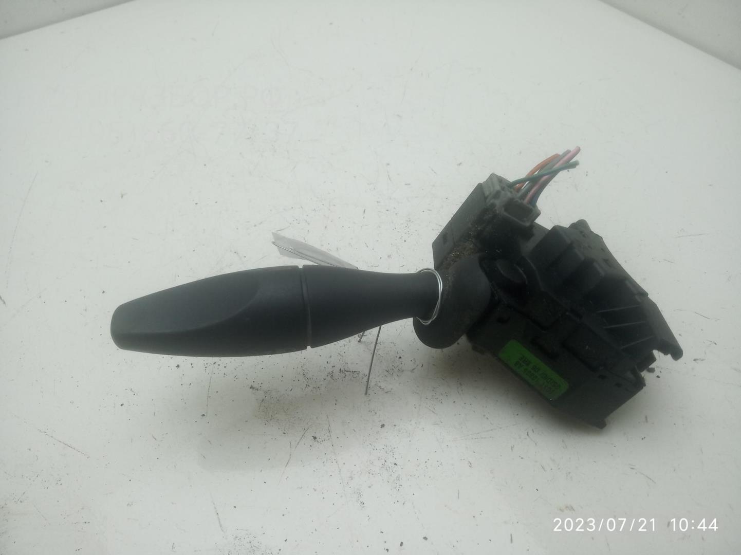 Переключатель поворотов подрулевой