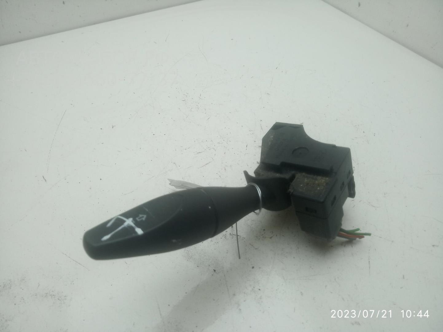 Переключатель поворотов подрулевой